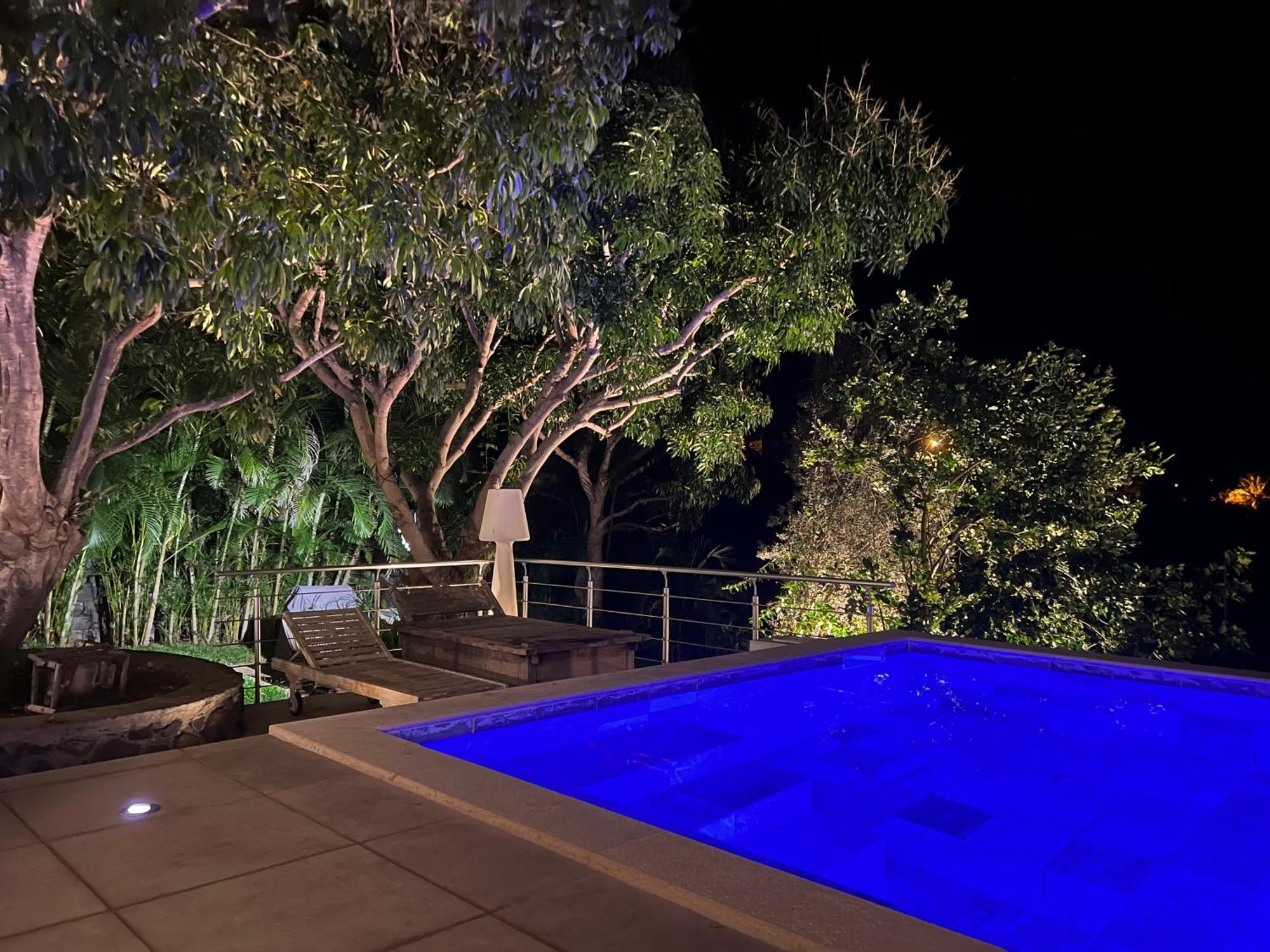 Villa Tropicale - Meuble De Tourisme 4 Etoiles 생질레방 외부 사진