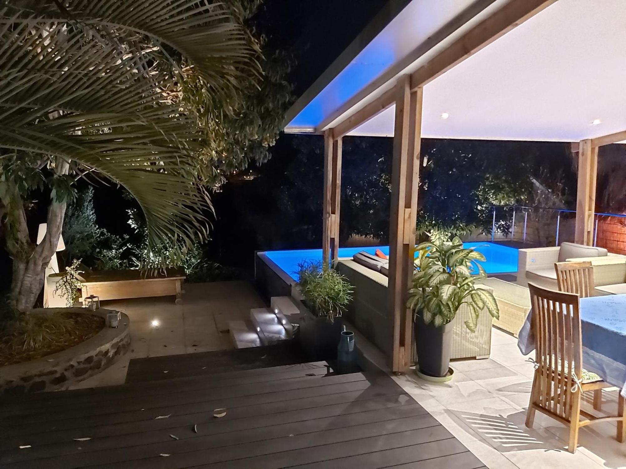 Villa Tropicale - Meuble De Tourisme 4 Etoiles 생질레방 외부 사진